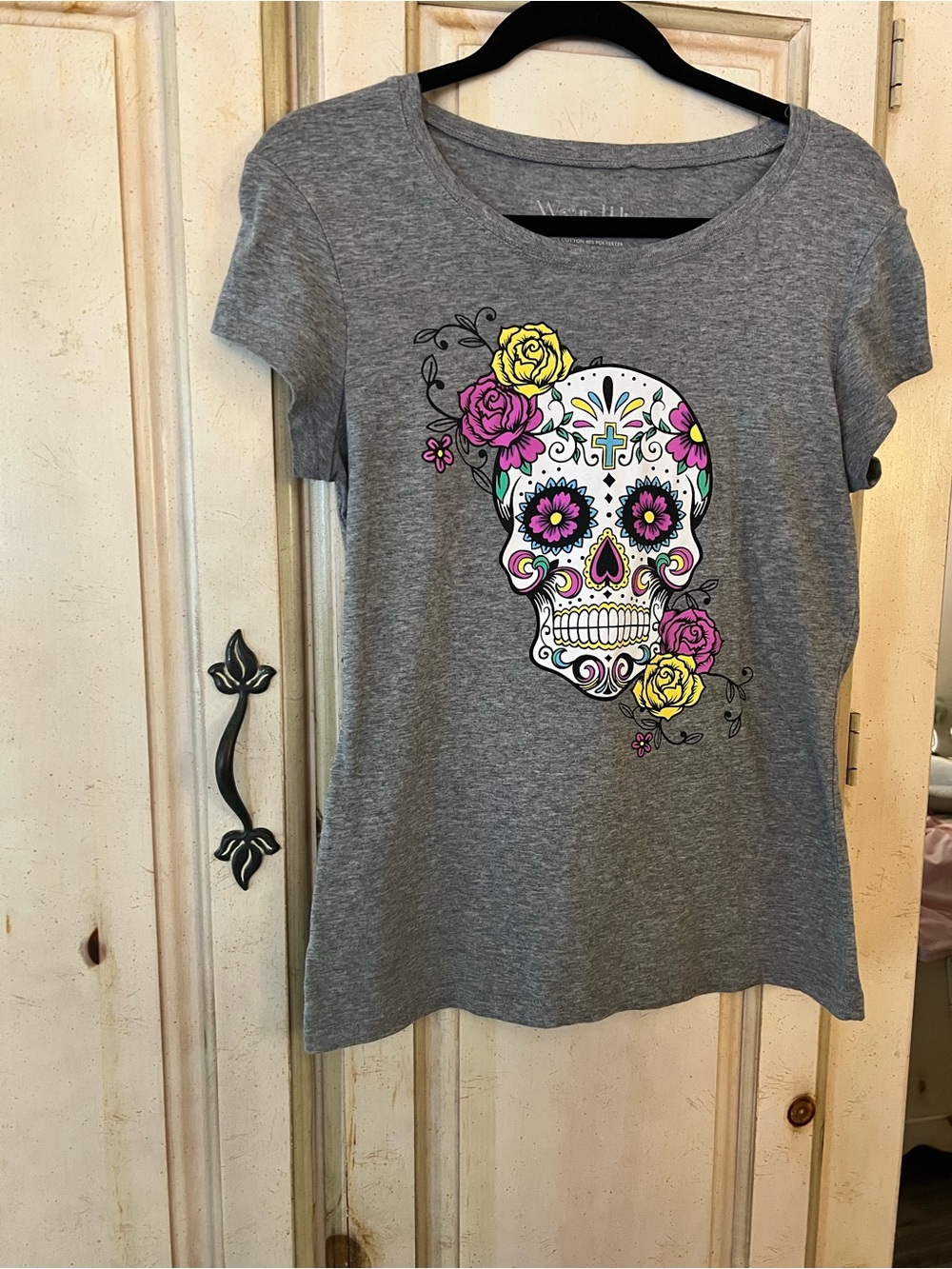 Wound Up Junior Gray Tee with Colorful Sugar Skull Graphic